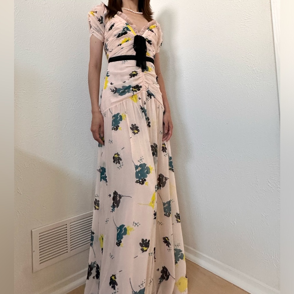 Floral Print Dress with Black Accents - Picture 3 of 10